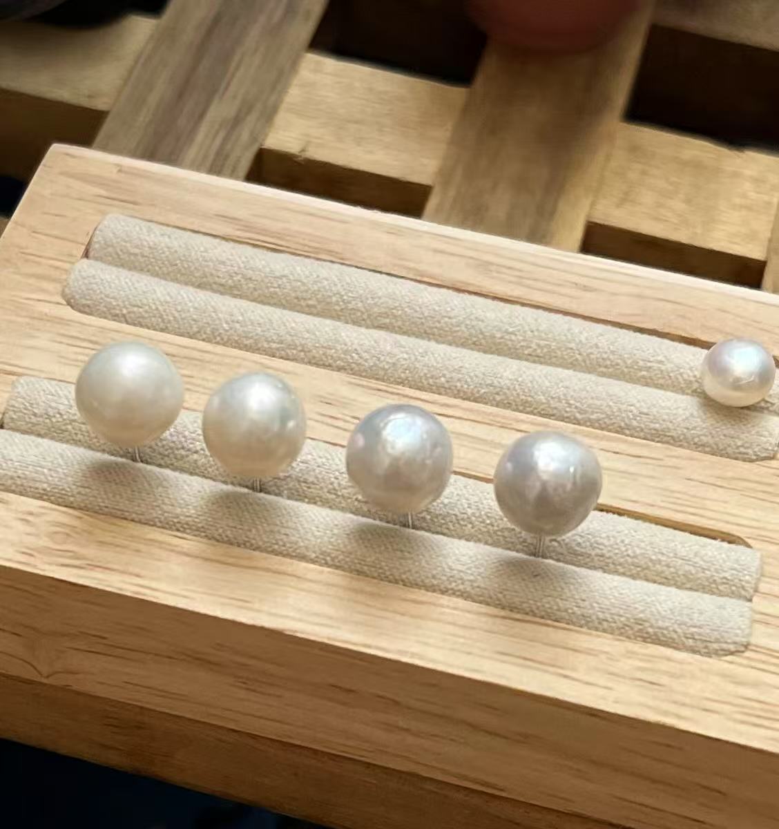 9.5mm Wrinkled Near-Round Pearl Earrings (Special Color Pairs)