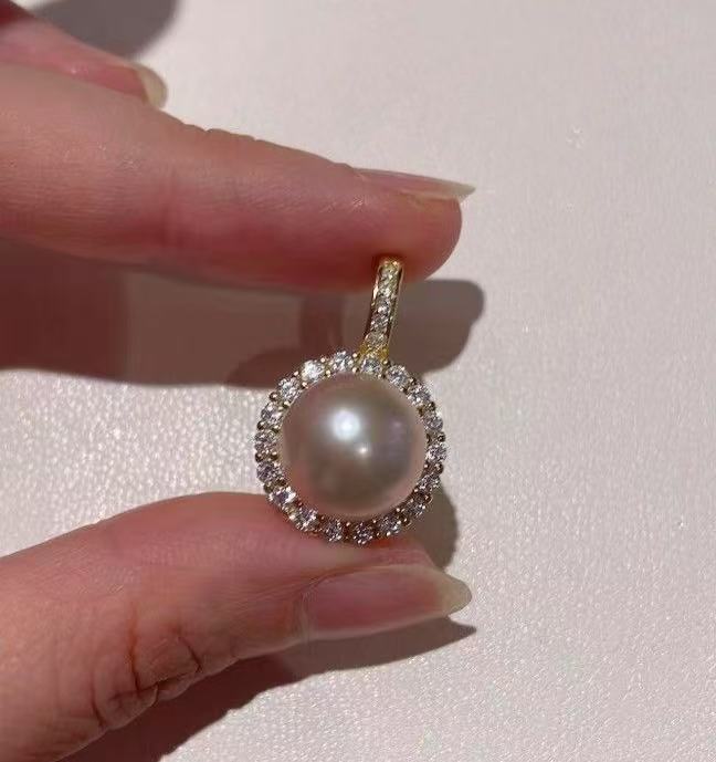 14K Gold-Plated Sunflower Pendant with Zirconia and Pearl