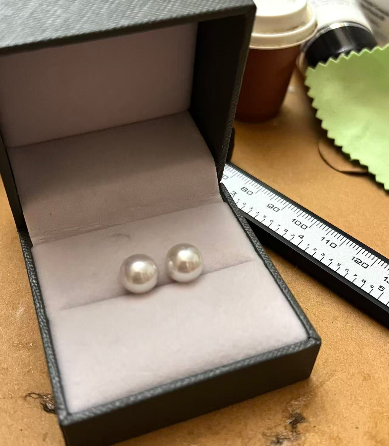 9.3 mm 頂級淡水賽澳白珍珠耳環