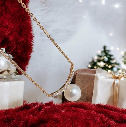 7.5mm Akoya Pearl with Smile Curve Necklace ( Made to you )