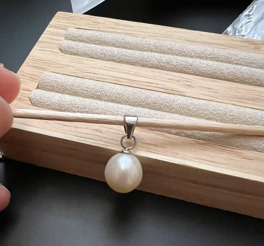 Japanese Akoya Seawater Oval Pearl Pendant
